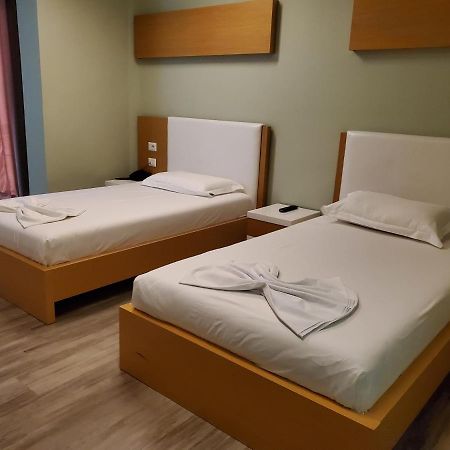 Hotel Bologna Vlorë エクステリア 写真
