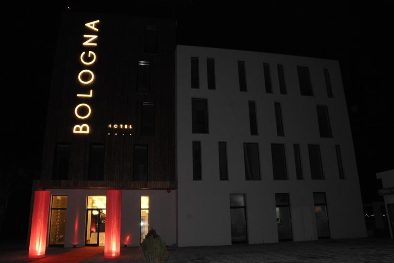 Hotel Bologna Vlorë エクステリア 写真