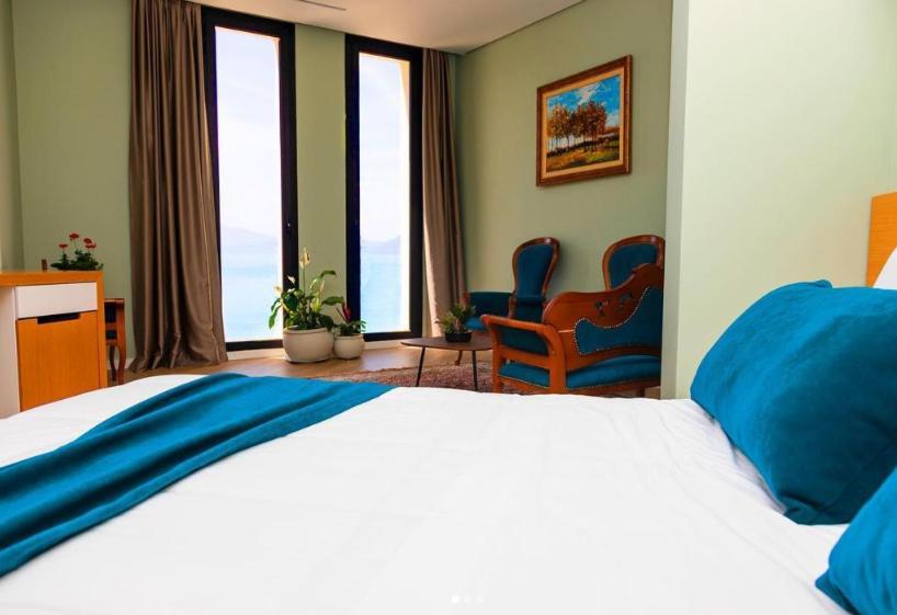Hotel Bologna Vlorë エクステリア 写真
