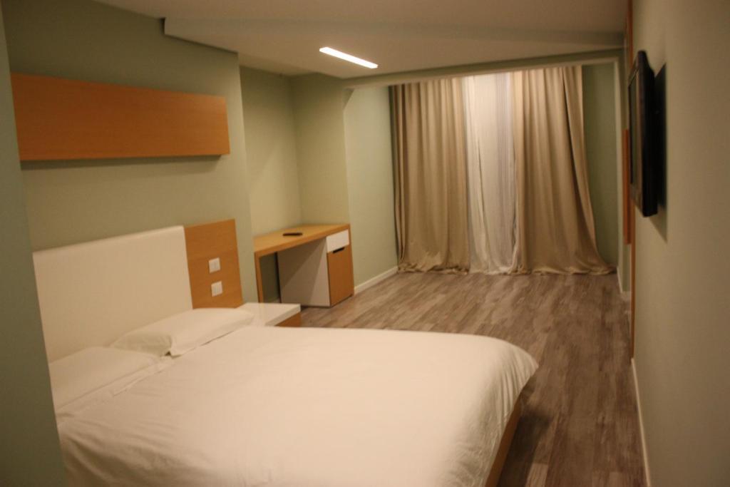 Hotel Bologna Vlorë 部屋 写真