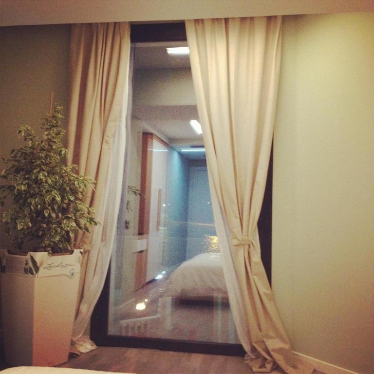 Hotel Bologna Vlorë エクステリア 写真