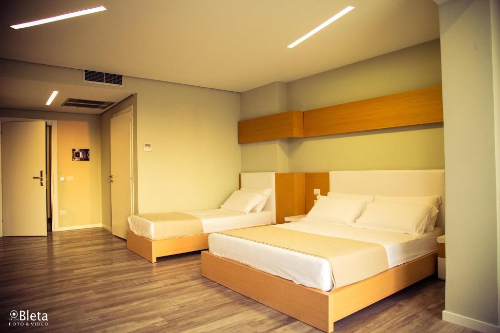 Hotel Bologna Vlorë エクステリア 写真