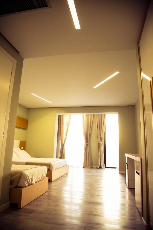 Hotel Bologna Vlorë エクステリア 写真