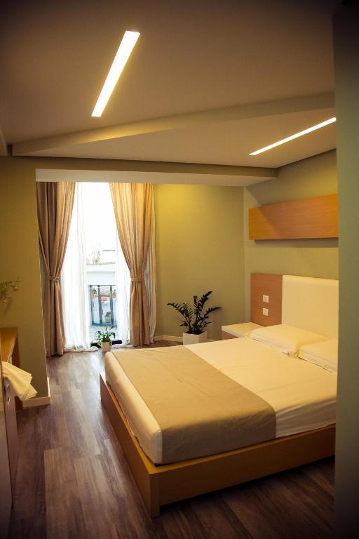 Hotel Bologna Vlorë エクステリア 写真
