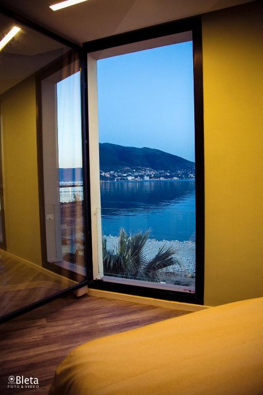 Hotel Bologna Vlorë エクステリア 写真