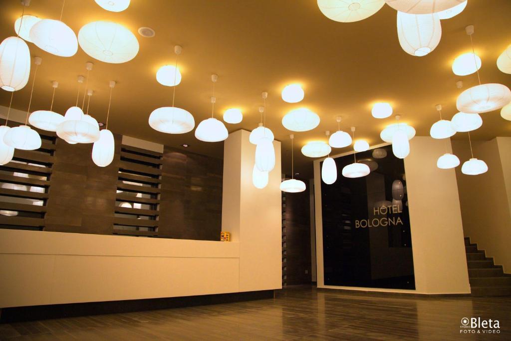 Hotel Bologna Vlorë エクステリア 写真