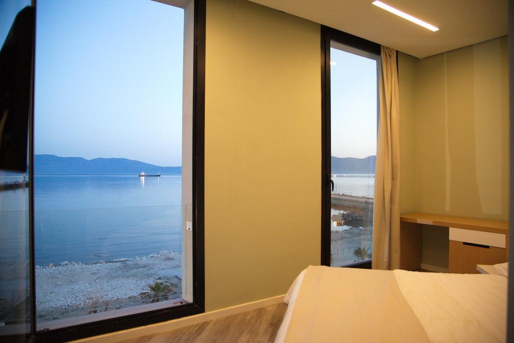 Hotel Bologna Vlorë エクステリア 写真